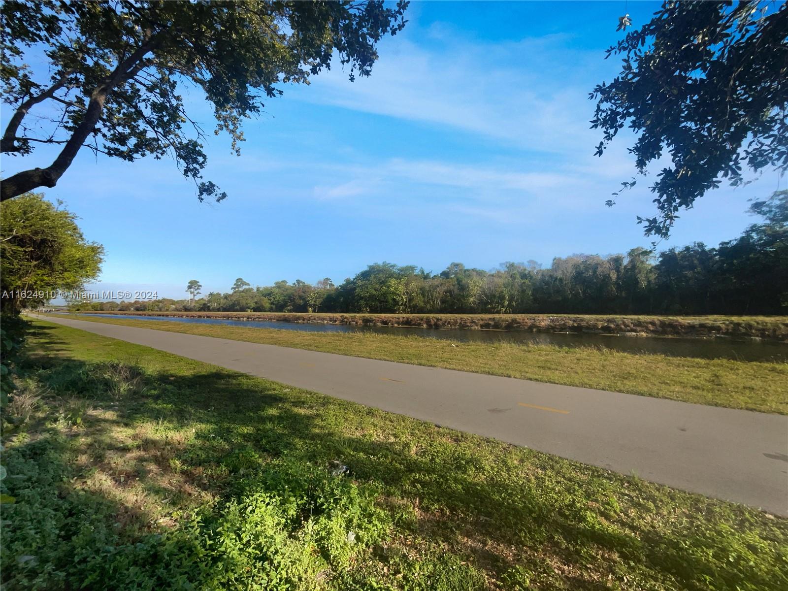 CARIBBEAN ISLES VILLAS CO - Residential