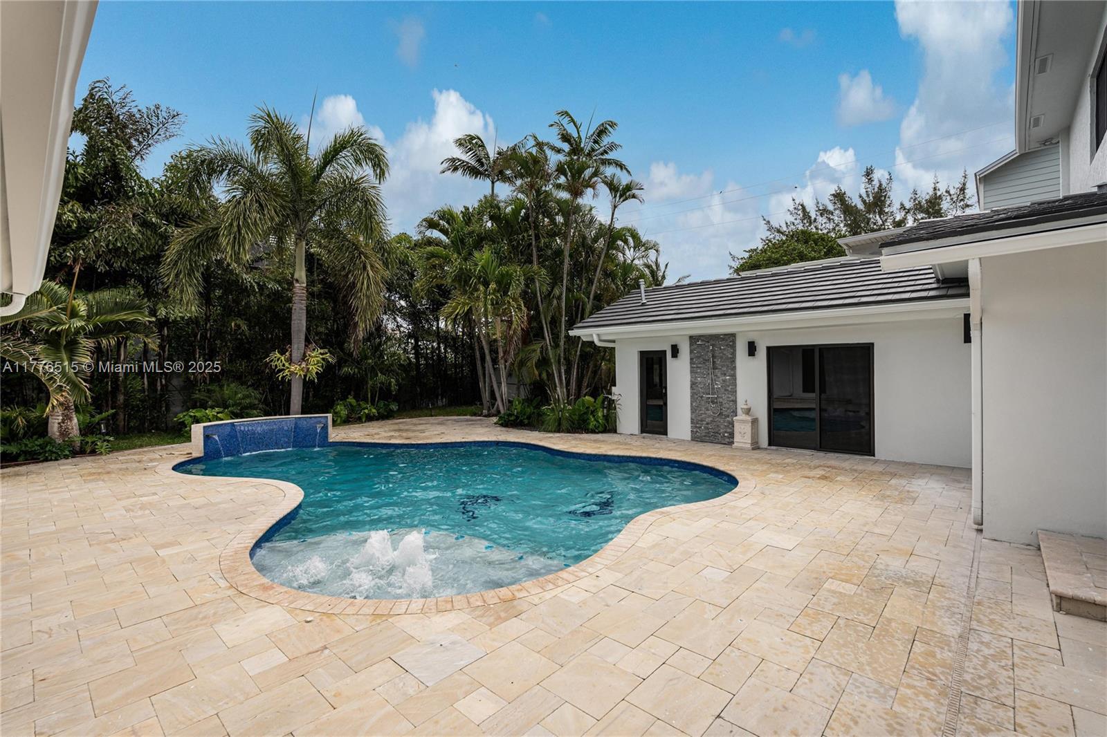 LAS OLAS BY THE SEA EXT - Residential