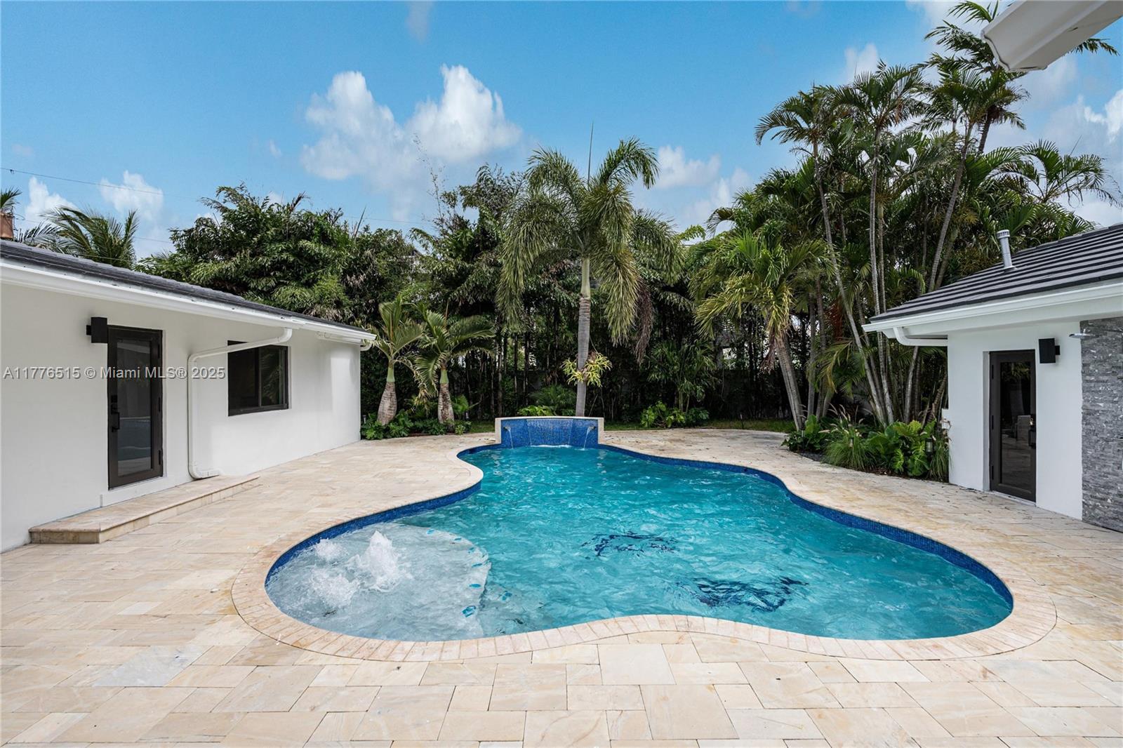 LAS OLAS BY THE SEA EXT - Residential