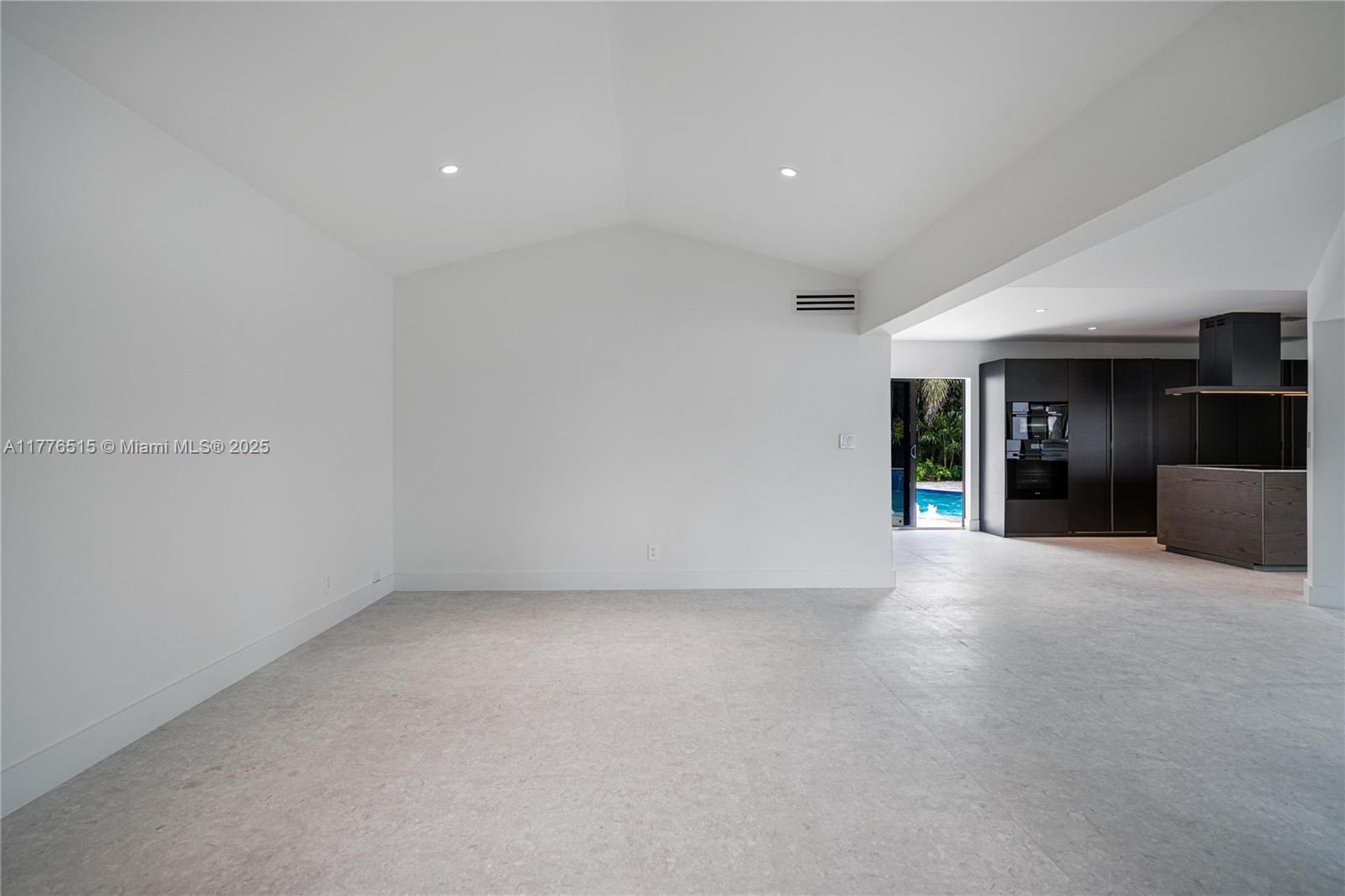 LAS OLAS BY THE SEA EXT - Residential