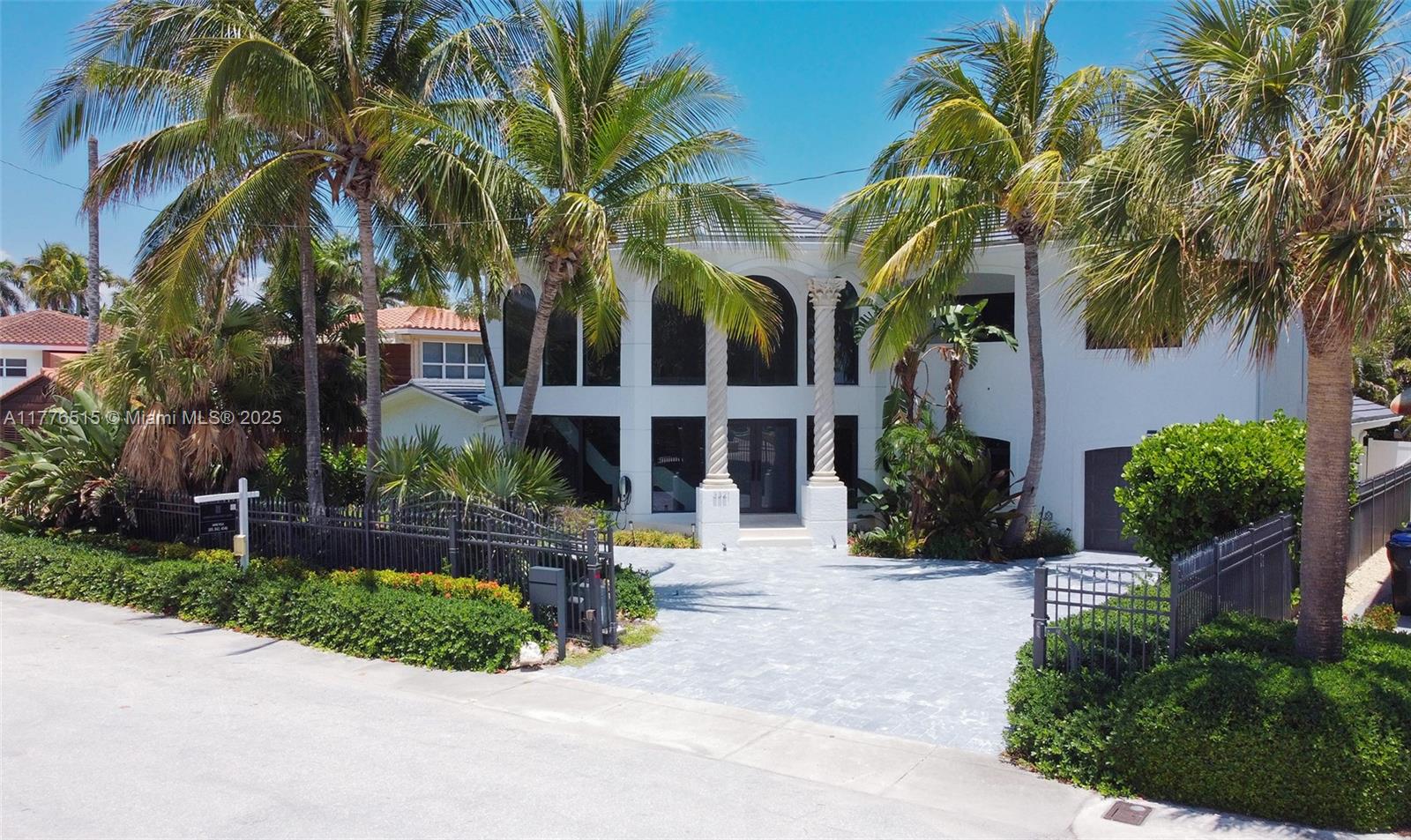 LAS OLAS BY THE SEA EXT - Residential