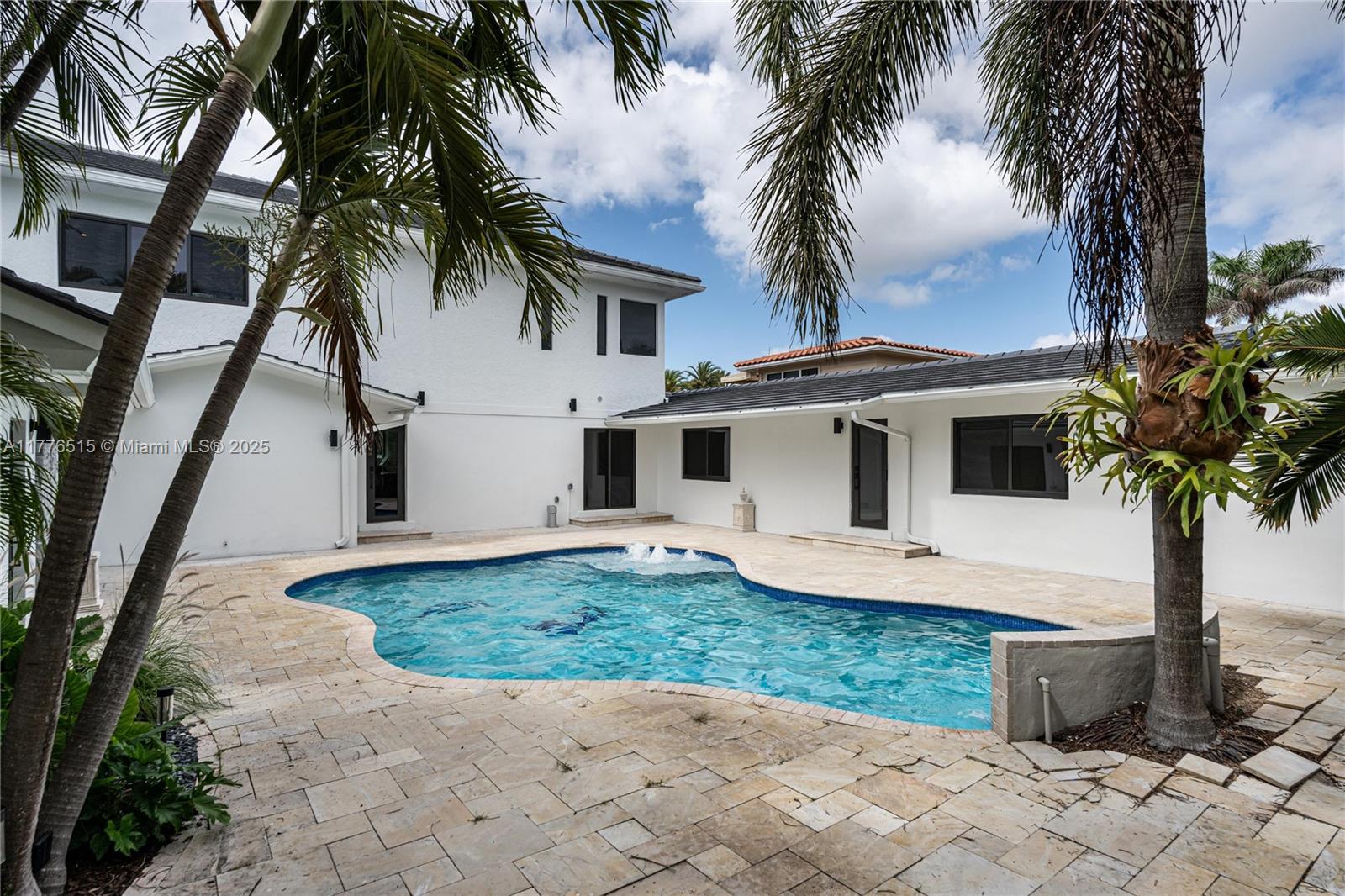 LAS OLAS BY THE SEA EXT - Residential