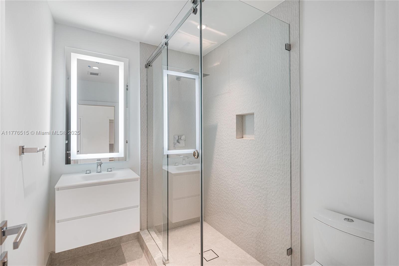 LAS OLAS BY THE SEA EXT - Residential
