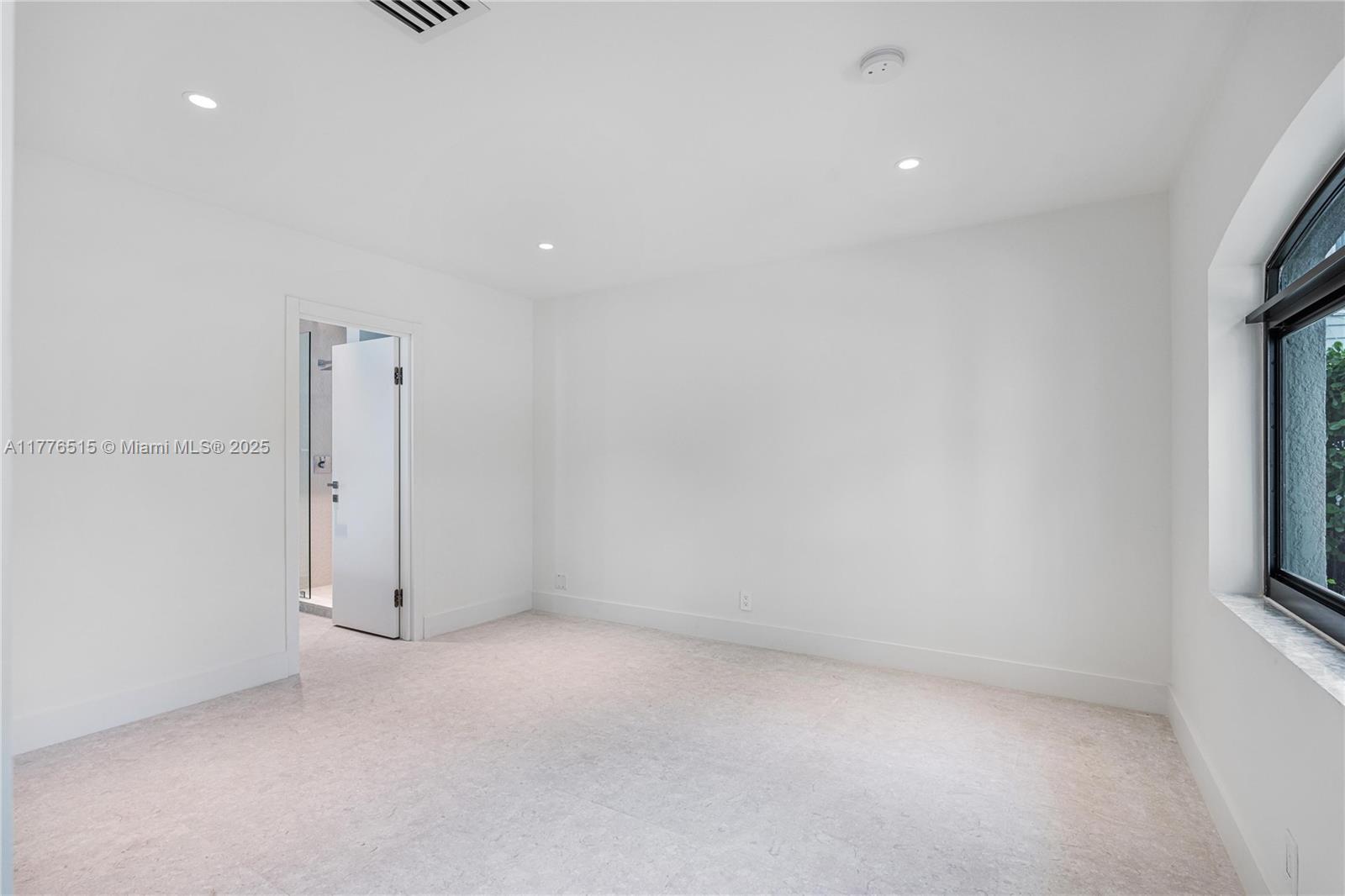 LAS OLAS BY THE SEA EXT - Residential