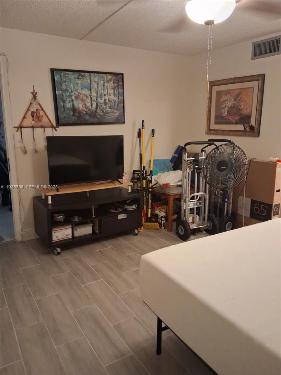 9221 Sunrise Lakes Blvd 204