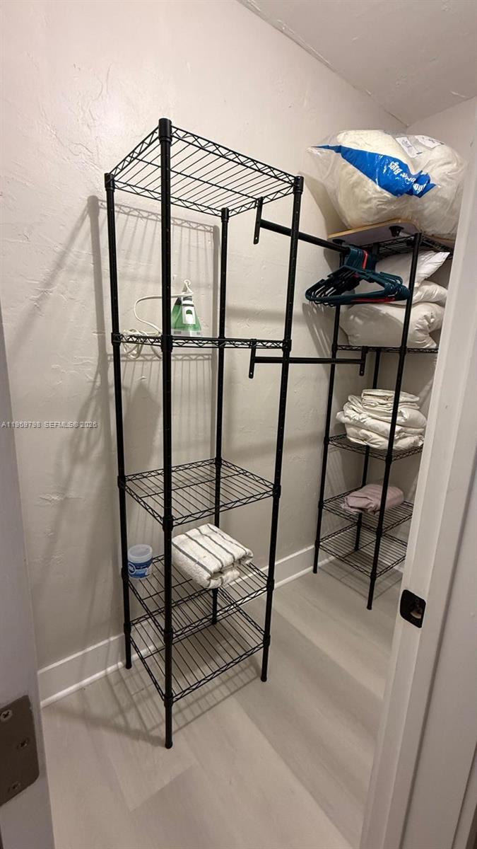 4201 Indian Creek Dr 4