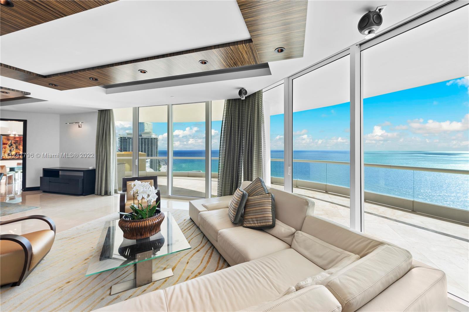 Photo 8 of 67 of 16051 Collins Ave 3204 condo