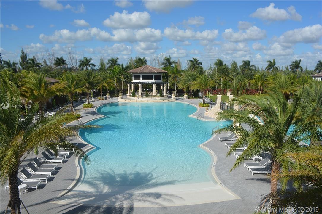 GRAND BAY SOUTH SUMMIT - Residential