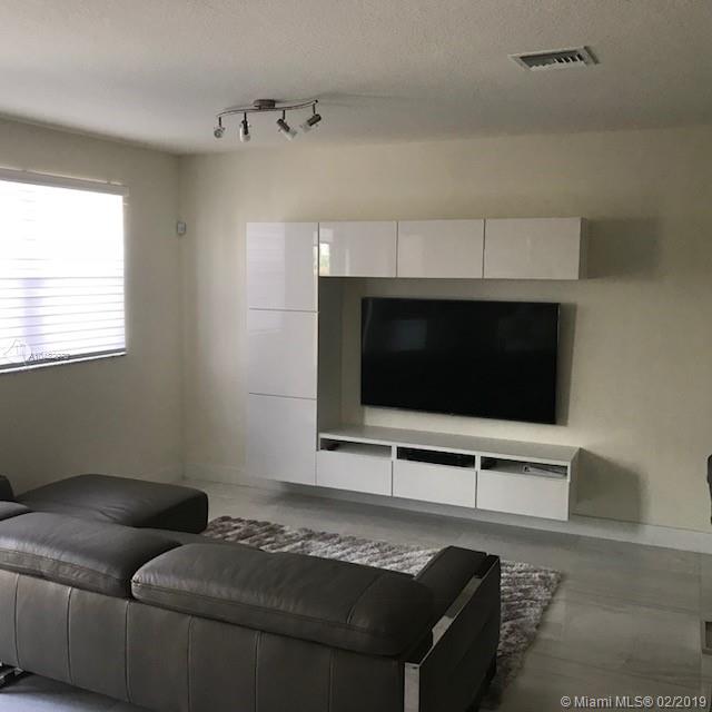 GRAND BAY SOUTH SUMMIT - Residential