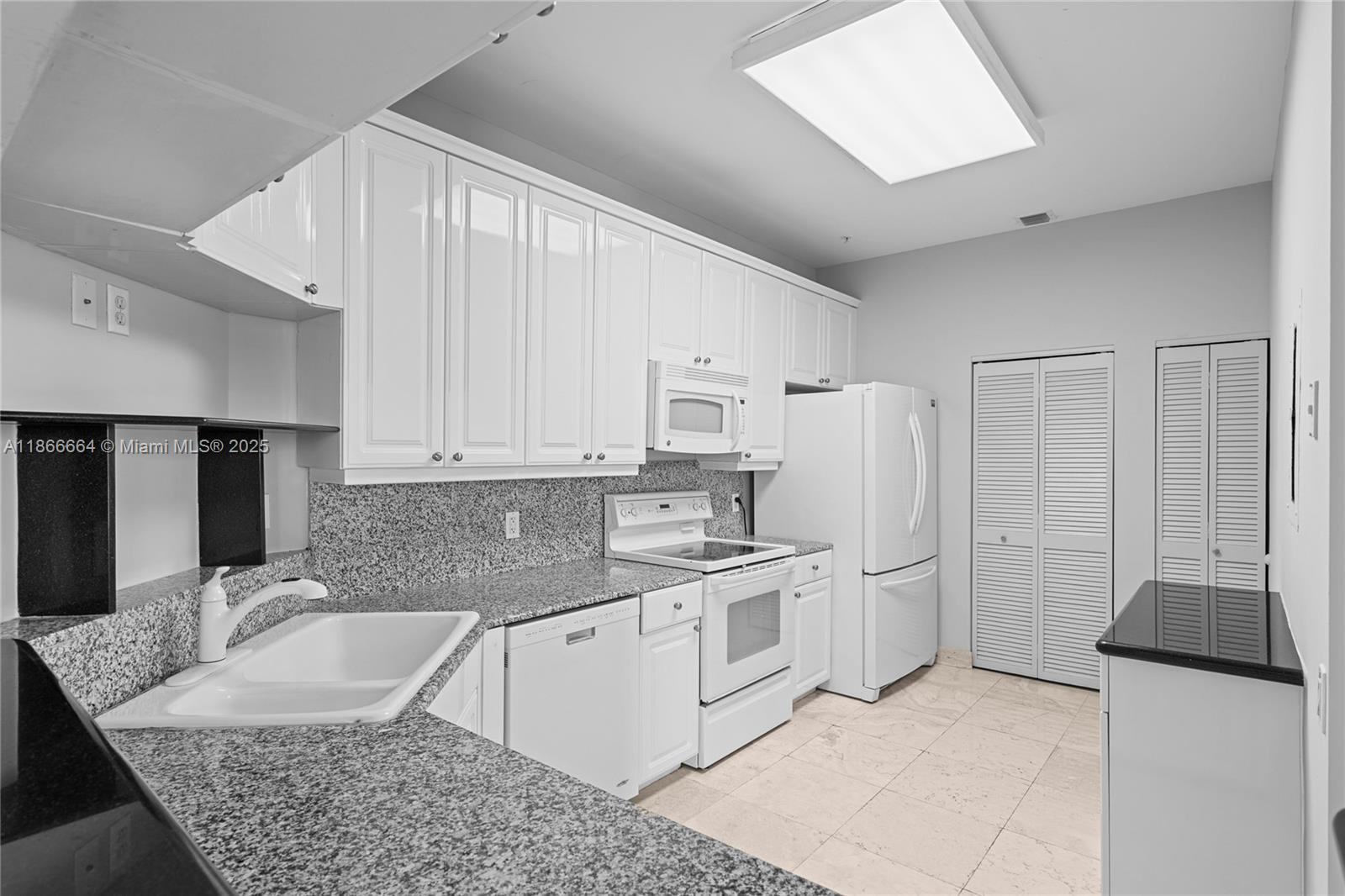 ONE TEQUESTA POINT CONDO - Residential Lease