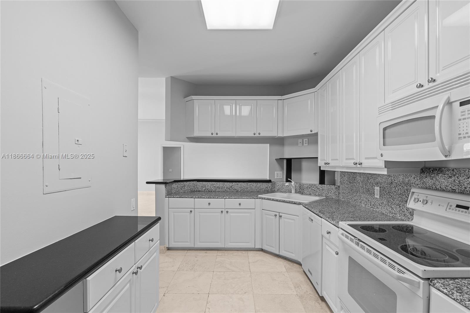 ONE TEQUESTA POINT CONDO - Residential Lease