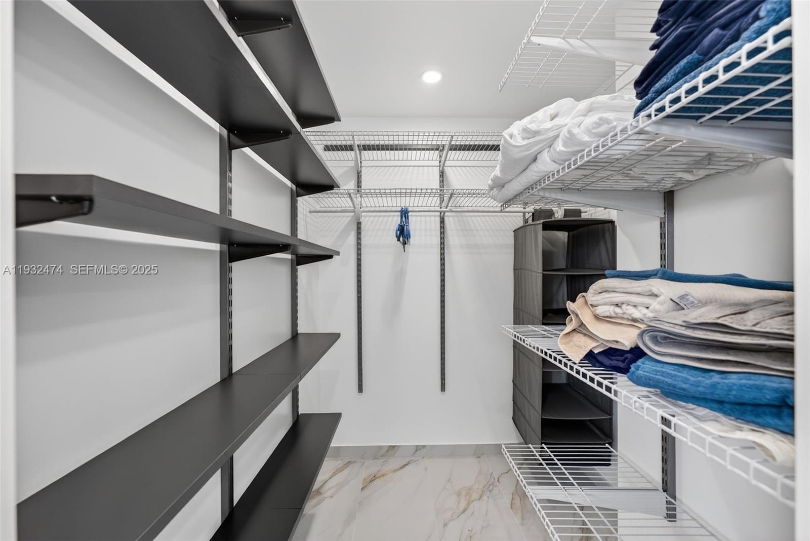 BYRON WATERVIEW CONDO - Residential Lease