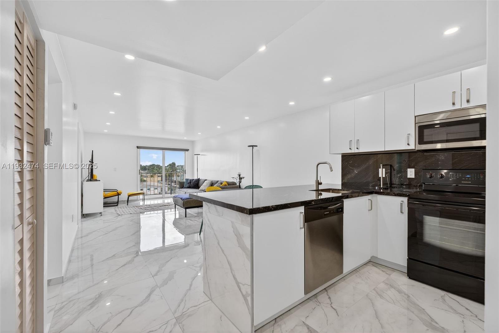 BYRON WATERVIEW CONDO - Residential Lease