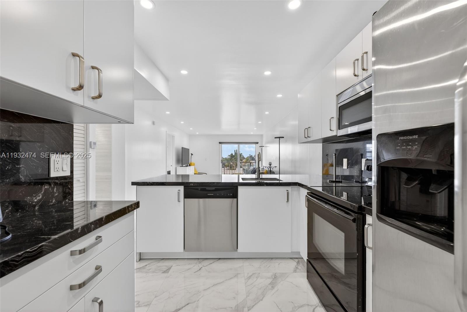 BYRON WATERVIEW CONDO - Residential Lease