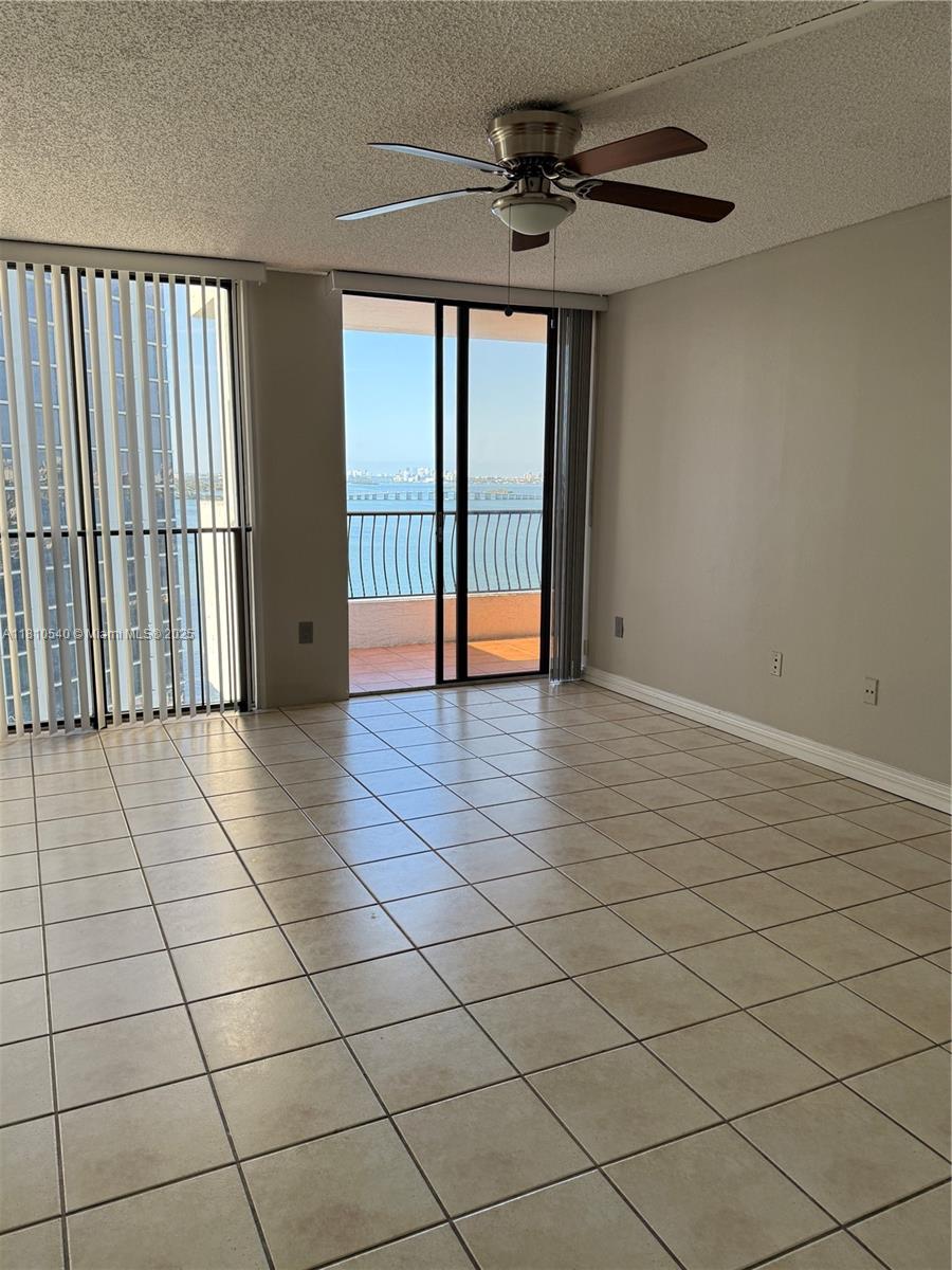 555 NE 15th St 25D