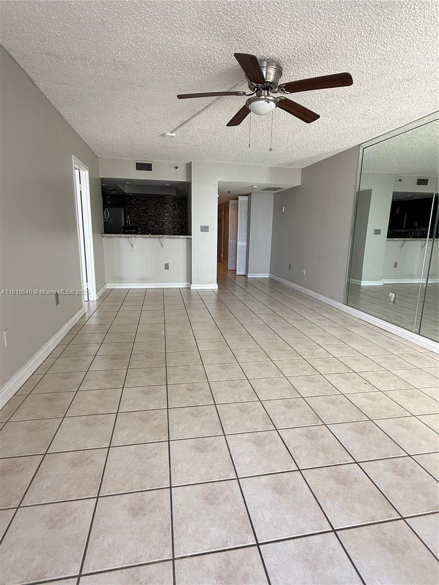 555 NE 15th St 25D