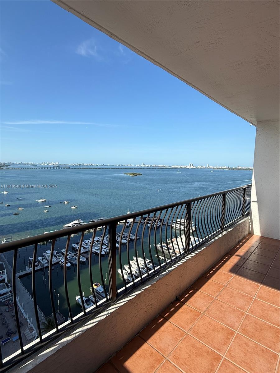 555 NE 15th St 25D