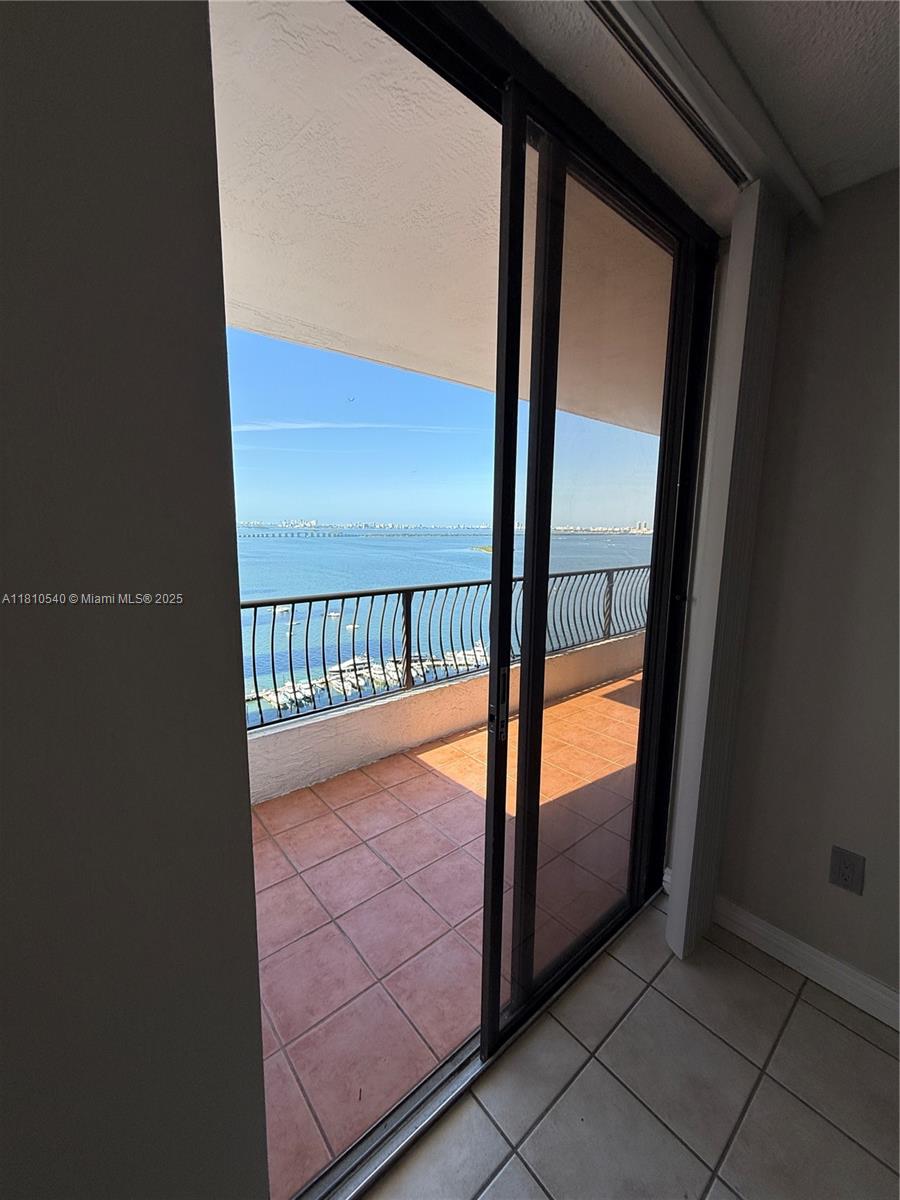 555 NE 15th St 25D