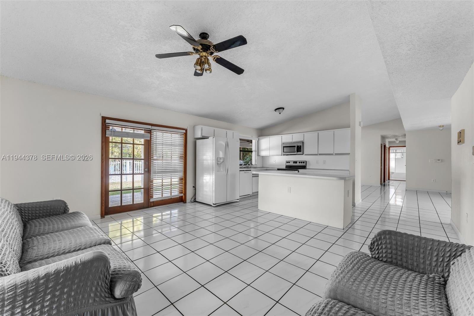 BIRD LAKES NORTH SEC 3 - Residential