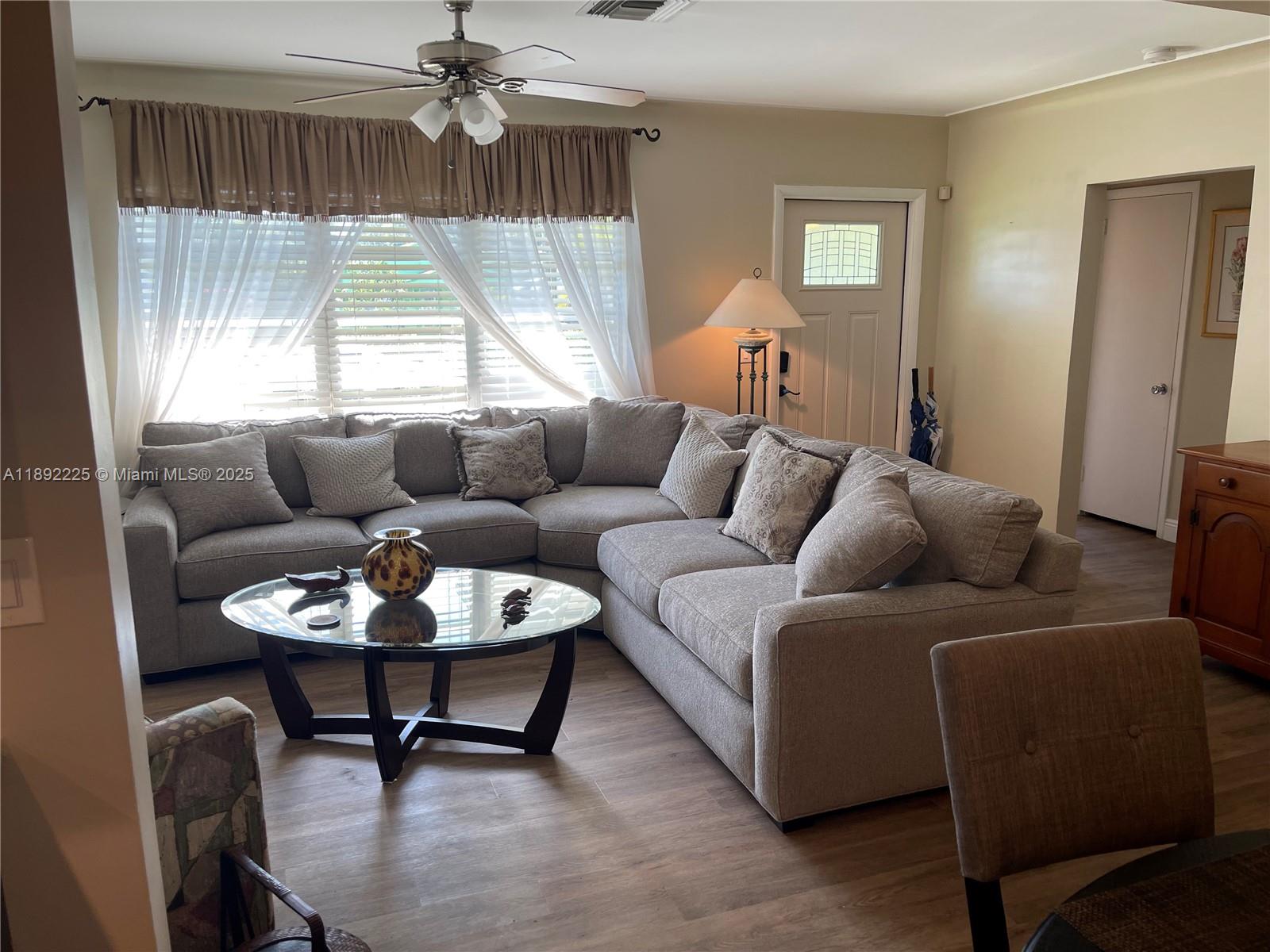 LAKE WORTH TOWN OF - Residential Lease