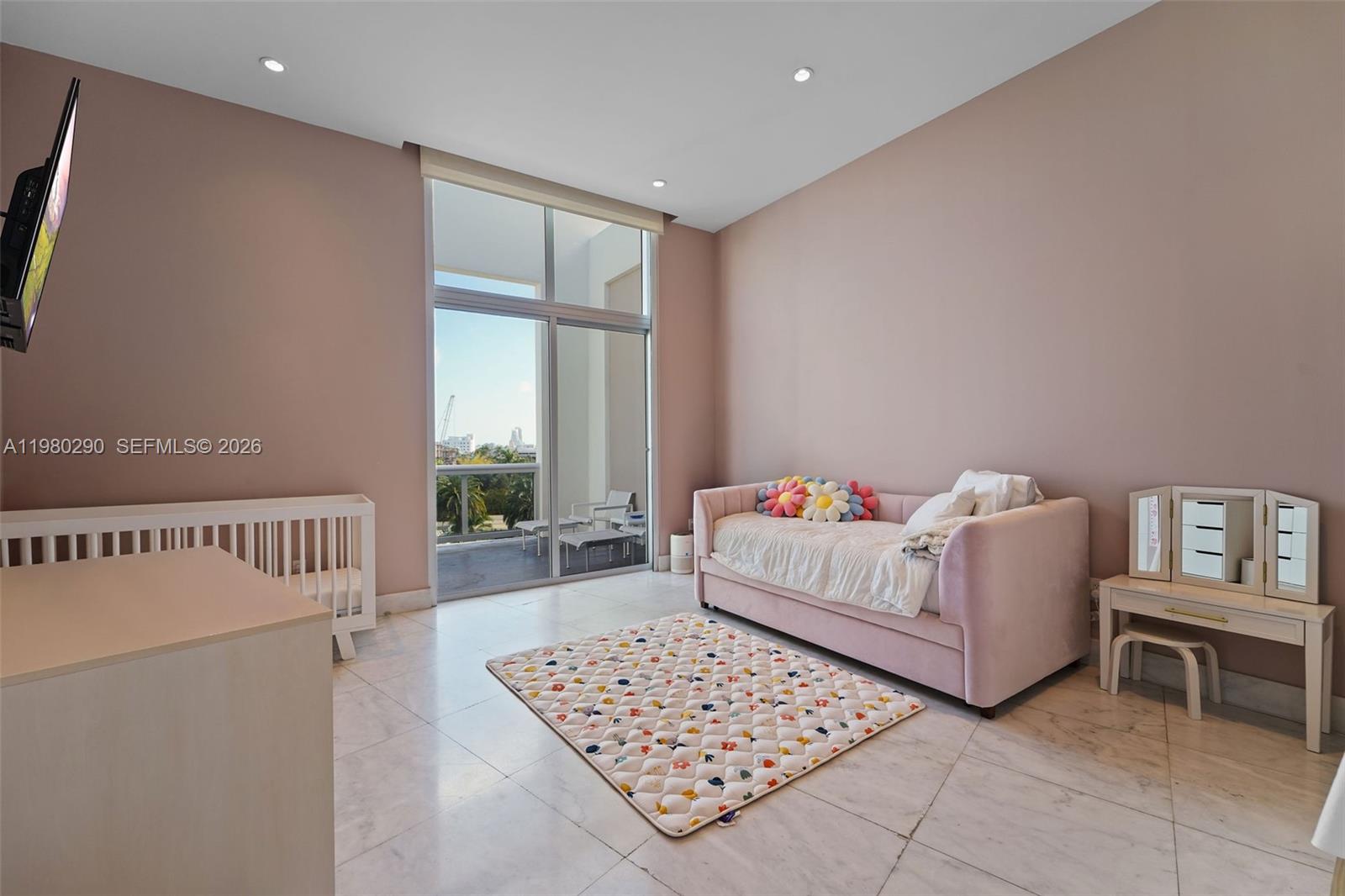 THE MERIDIAN CONDO - Residential