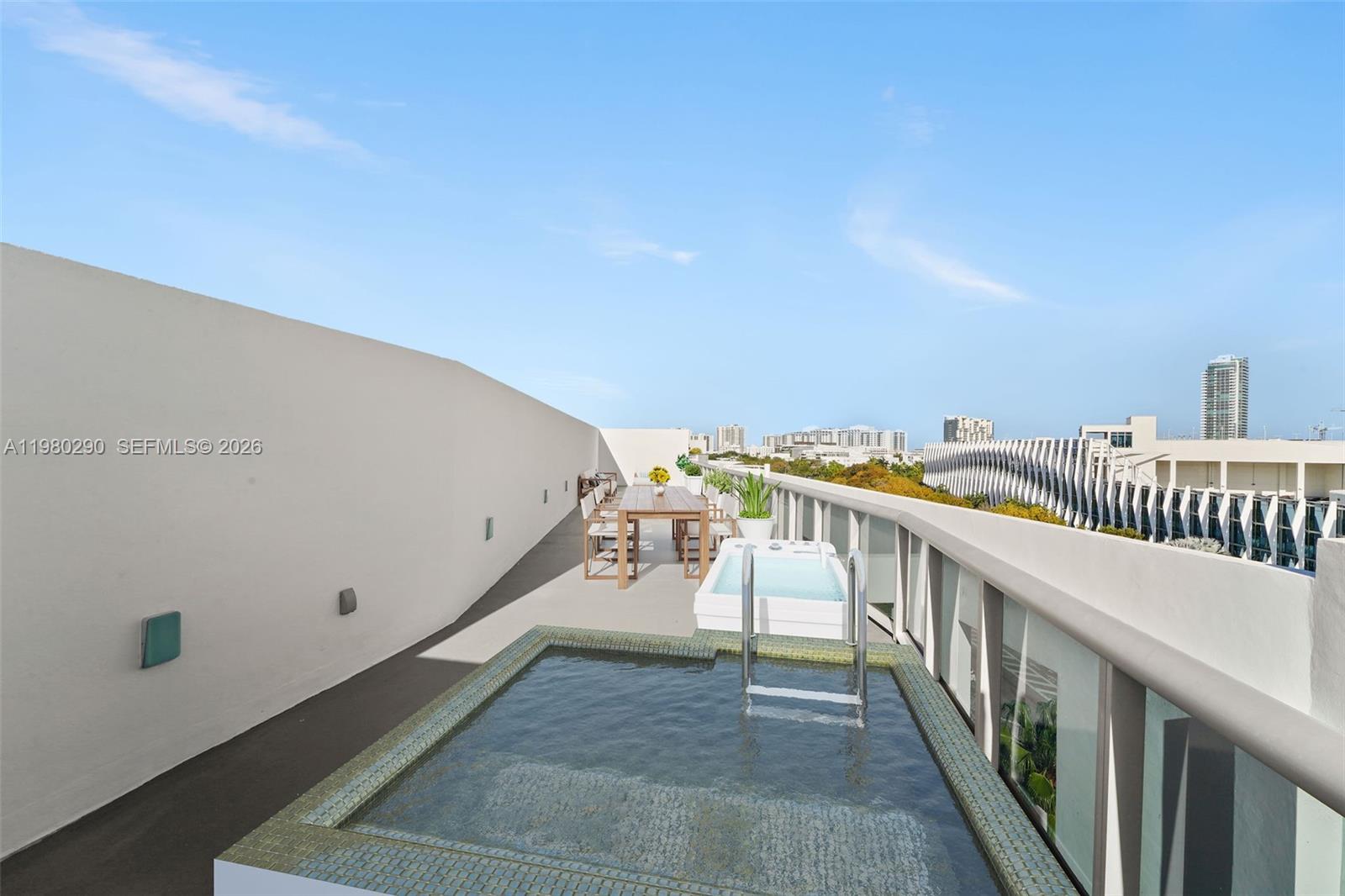 2001 Meridian Ave PH-16