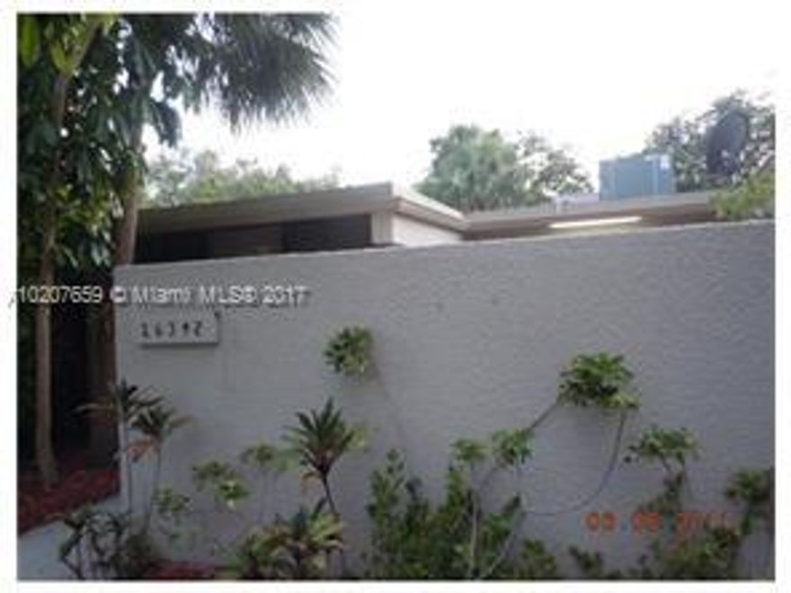 Windmill Gate!! Excellent location in Miami Lakes. 1 bedroom, 2 bath mini villa with gated courtyard entrance. Completely updated kitchen, bathrooms, tile floors, laminated in bedroom. Plenty of parking in front of the townhouse. References and credit will be checked. No smoking please. Close to major highway access, shopping, restaurants and entertaining.