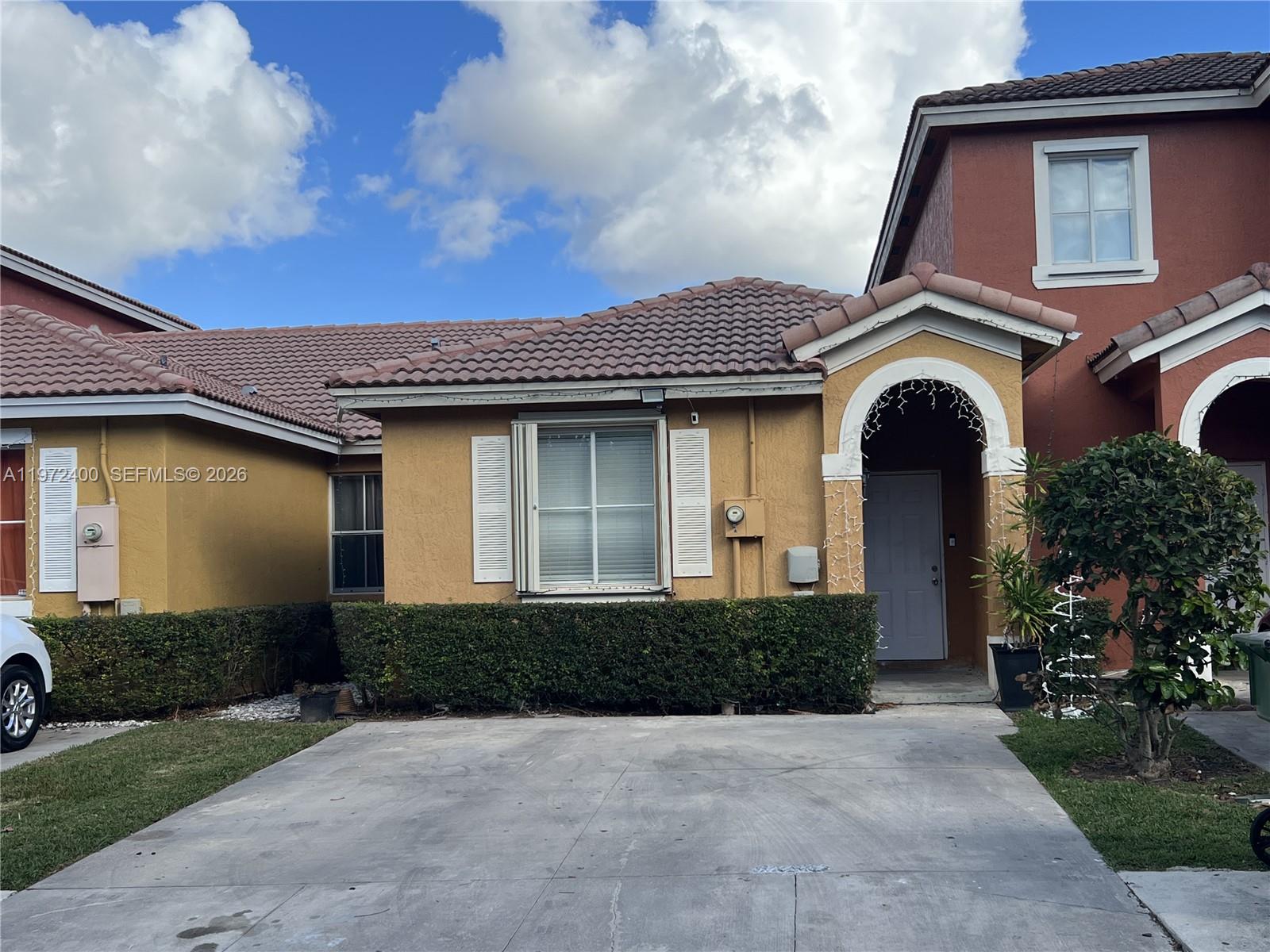 MOWRY VILLAS - Residential