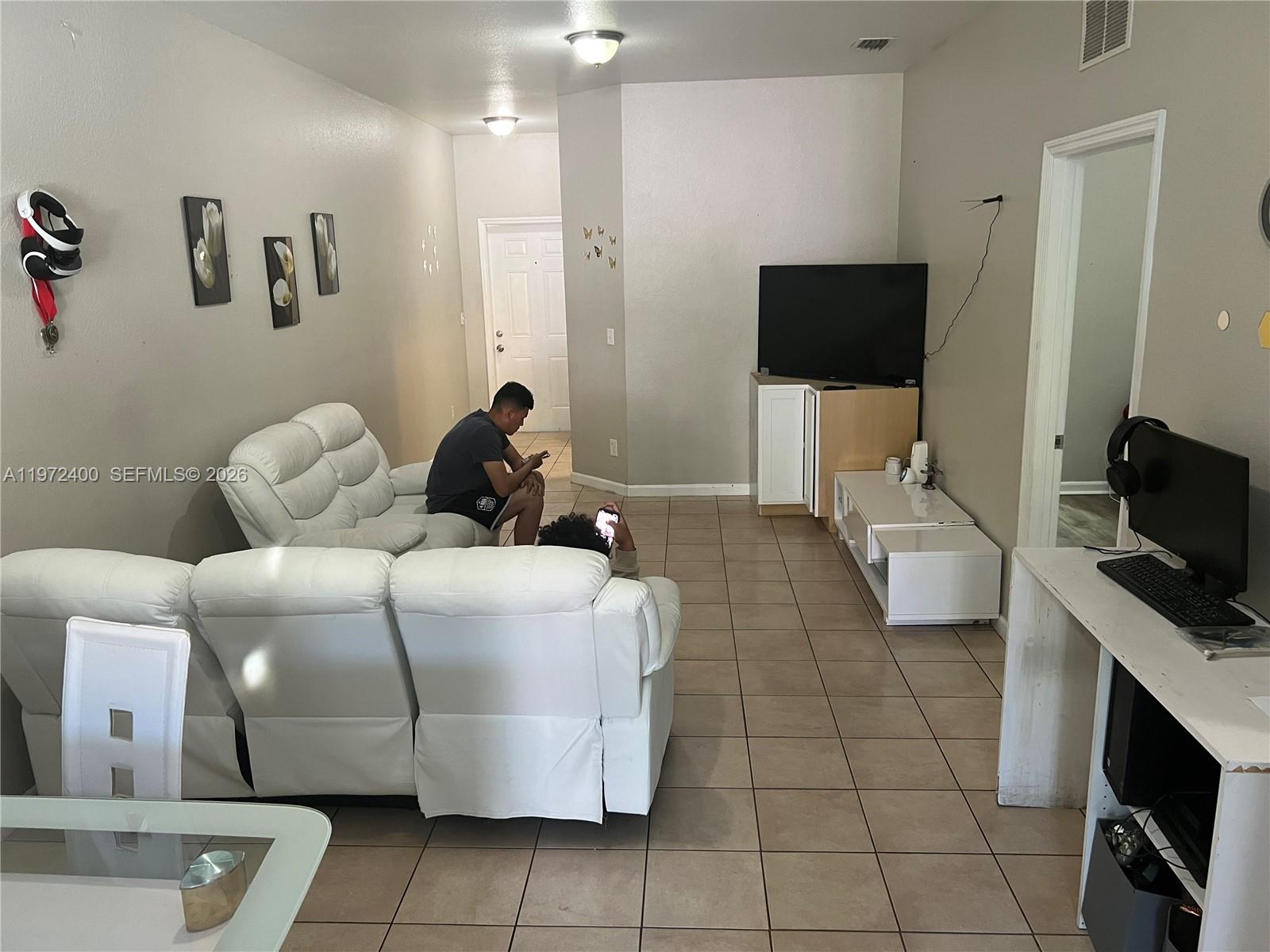 MOWRY VILLAS - Residential