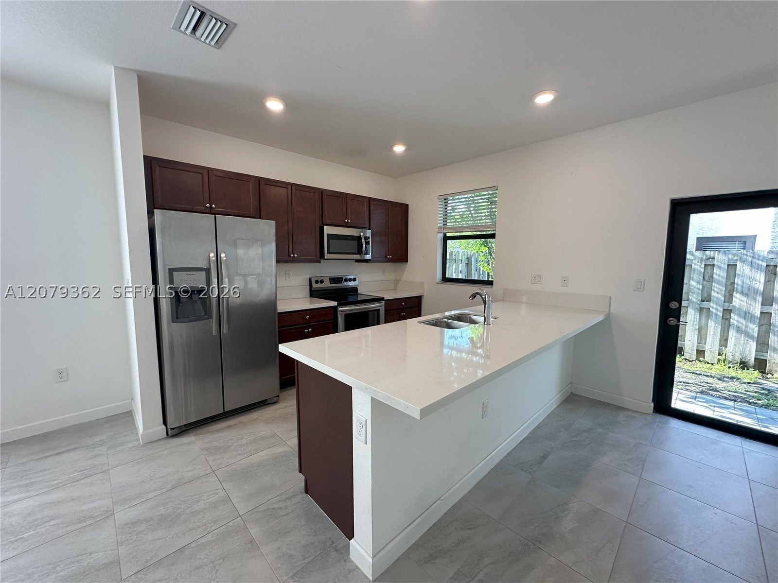 1602 SW 28th Ct