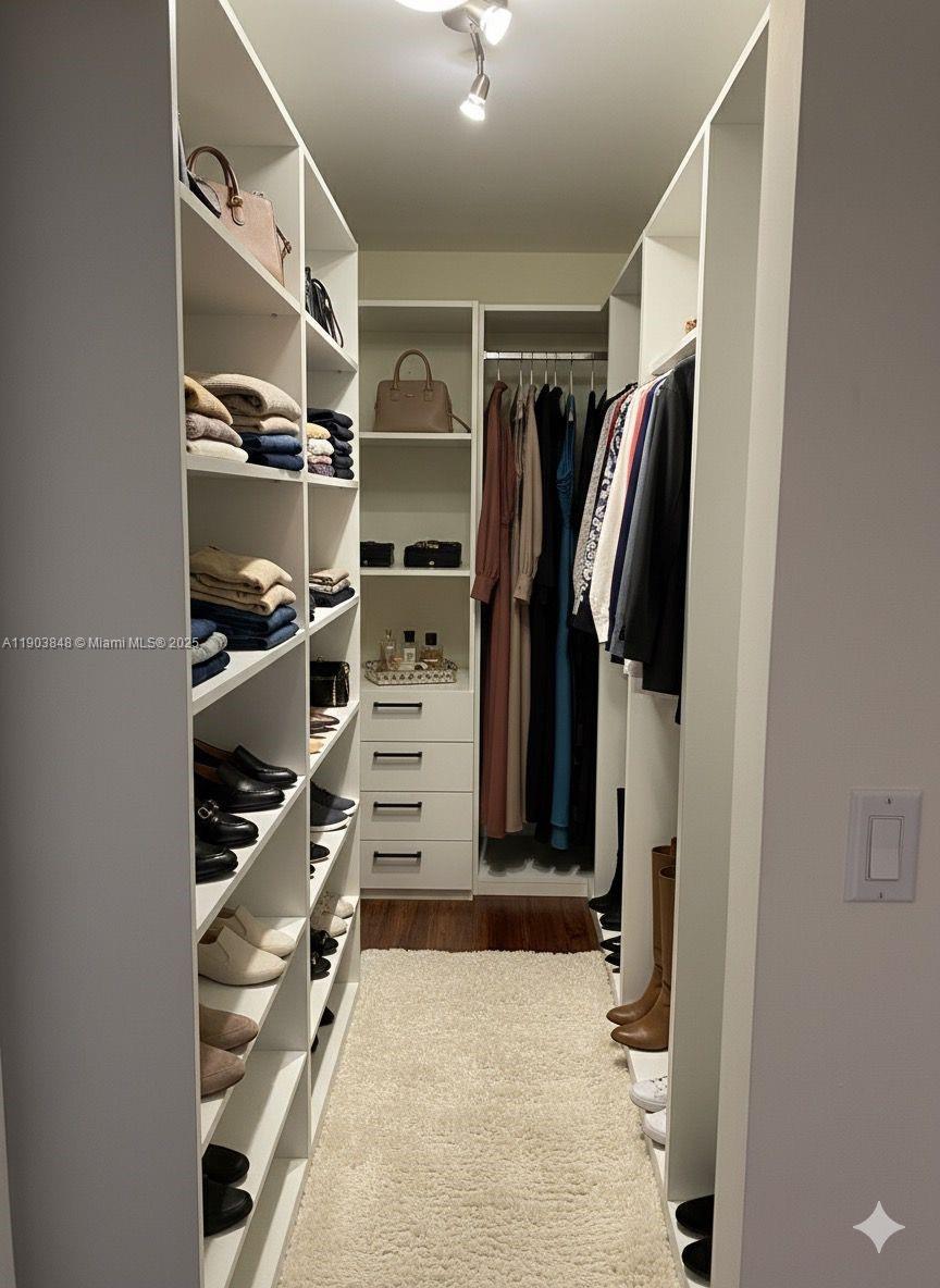 COLONNADE AT DADELAND SE - Residential