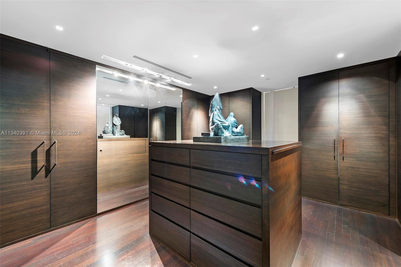 THE RESIDENCES AT THE BAT - Residential