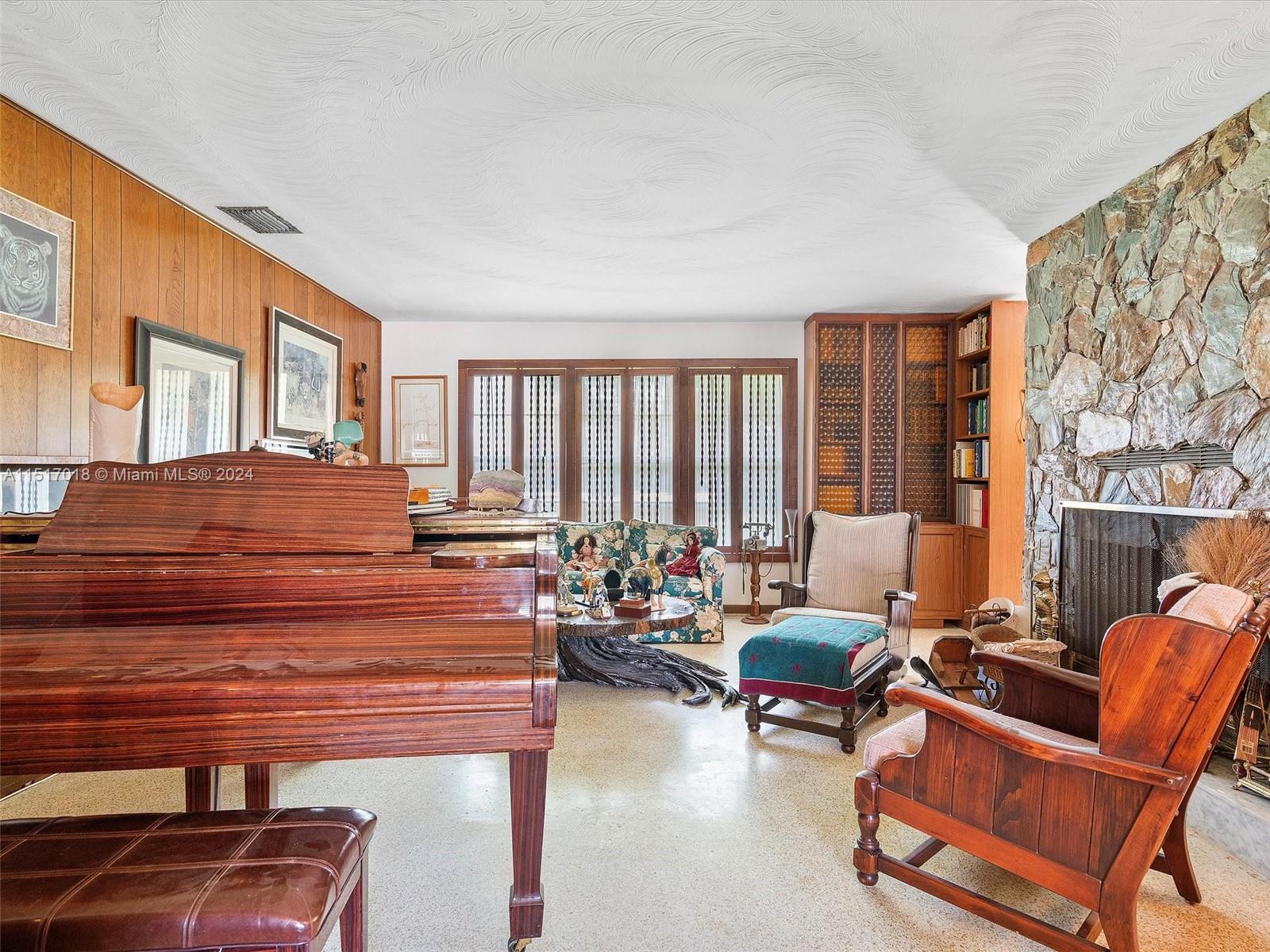 CHAMBERS LAND CO SUB SE1/ - Residential