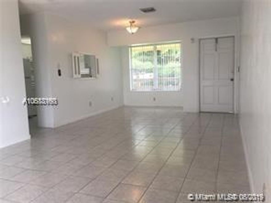 Quiet place to live. 1 bed/ 1 bath condo. Very well maintained complex. Spacious with tile floors throughout,
new  stove and refrigerator. Central a/c. Nice community pool , BBQ/ picnic area, laundry on site and one assigned parking. Great location close to shopping mall, restaurants near Oakland park Blvd.
Requirements; Credit report over 575, Background Report, No Eviction, Net Monthly income of $3,000.00 single or combine. Apartment Available September 1