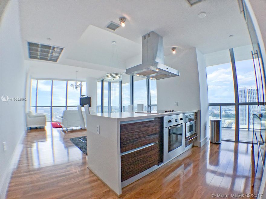 Prestige 28th floor corner unit with incredible views. A private elevator welcomes you to an expansive and bright floor plan with tons of natural light coming from floor-to-ceiling cristal windows in every room. The building offers five star amenities that recently went under renovation. Residents enjoy services provided by ME by Meli&#xE1; Hotel, including STK restaurant at street level. Pools, gym, spa, and much more.