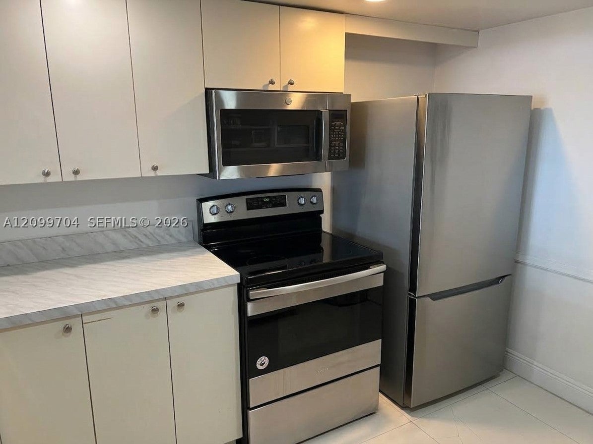 555 NE 15th St 10F