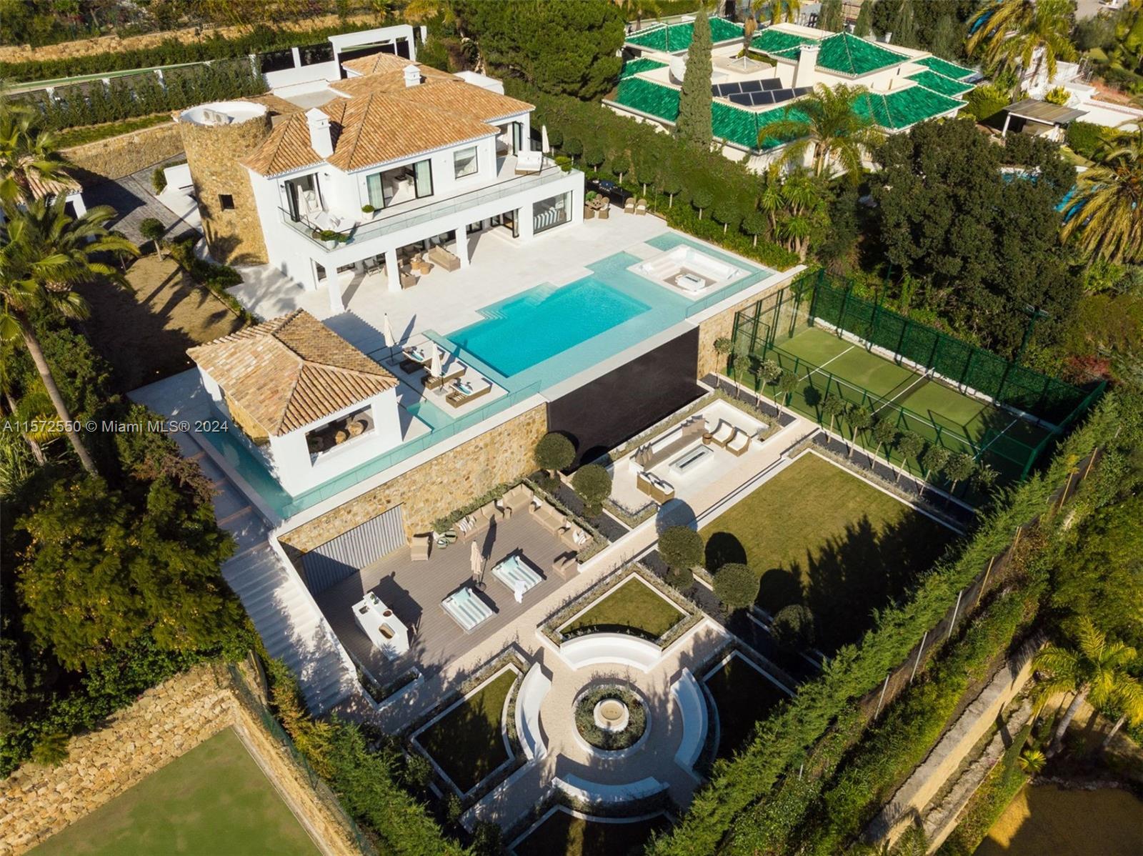 00 La Cerquilla, Nueva Andalucia