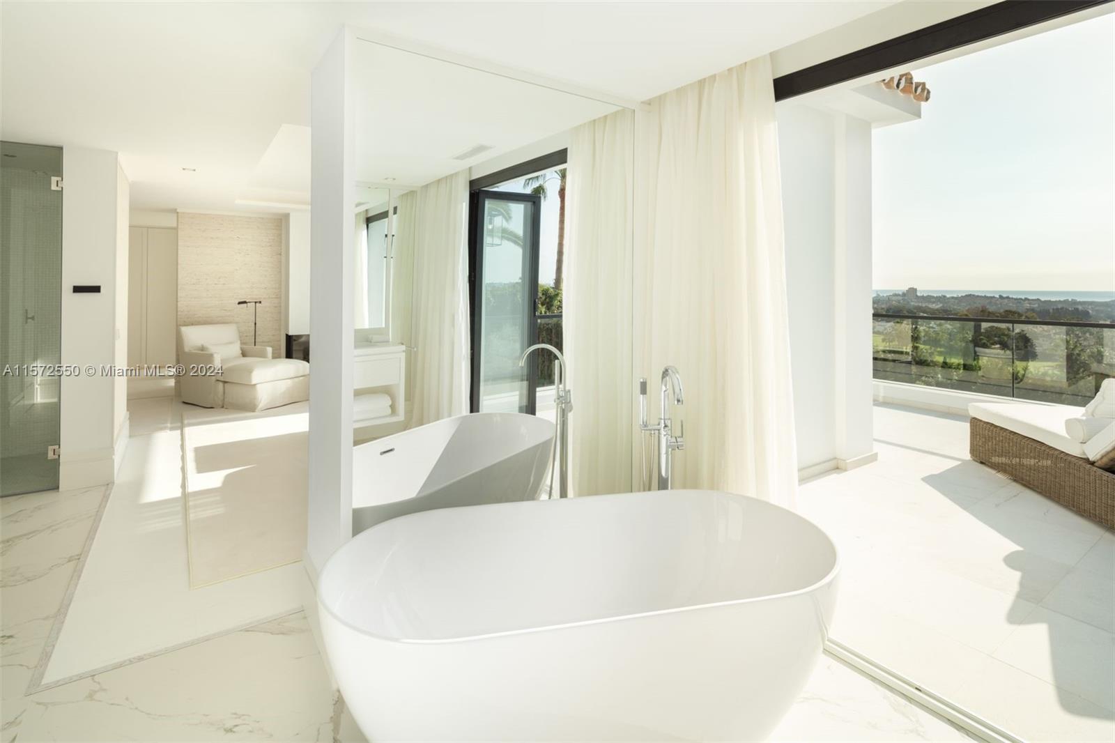 Cerquilla, Nueva Andalucia - Residential