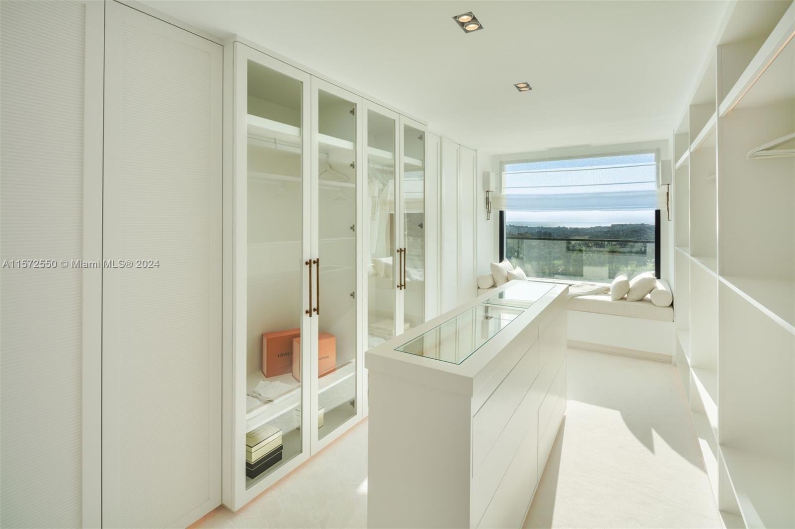 Cerquilla, Nueva Andalucia - Residential