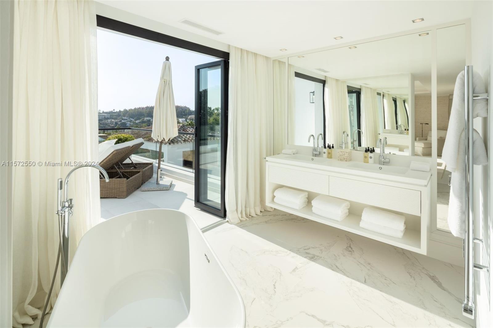 Cerquilla, Nueva Andalucia - Residential