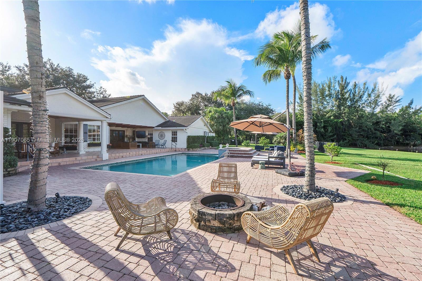 WHISPERING WOODS - Residential