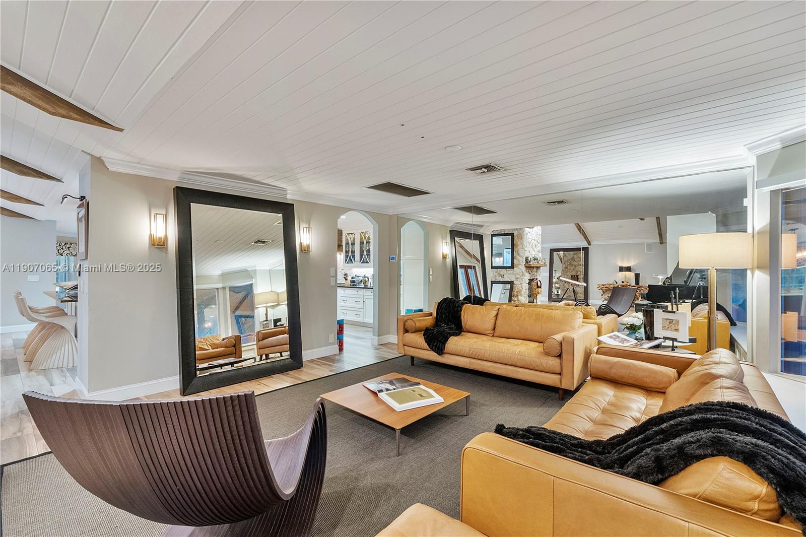 WHISPERING WOODS - Residential