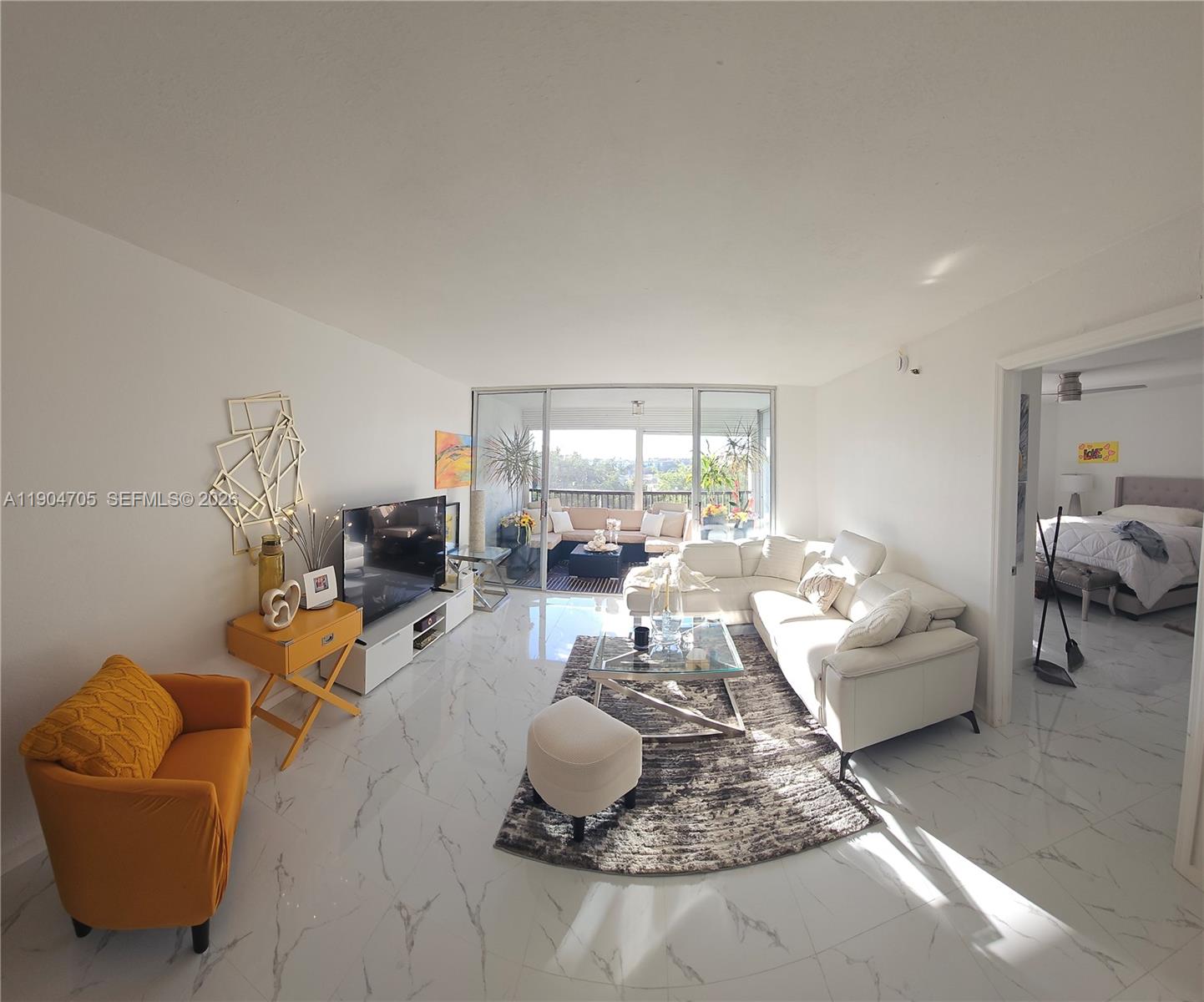 18TH HOLE AT INVERRARY CO - Residential