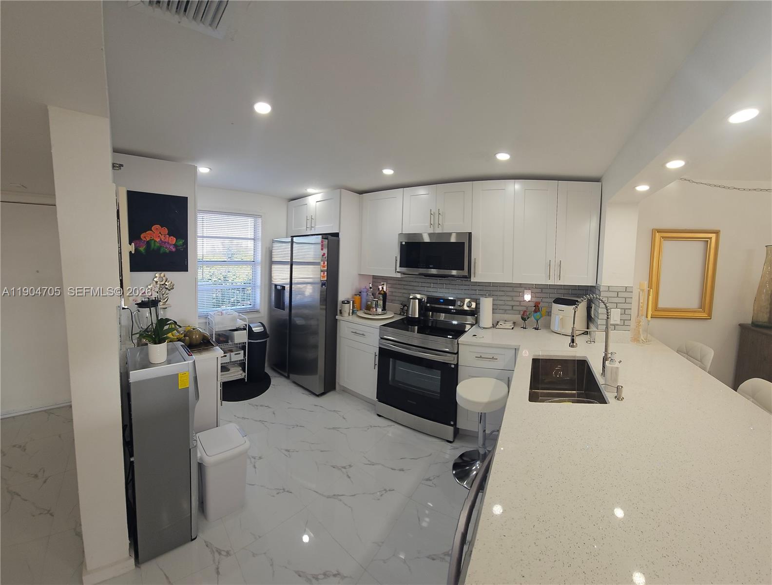 18TH HOLE AT INVERRARY CO - Residential