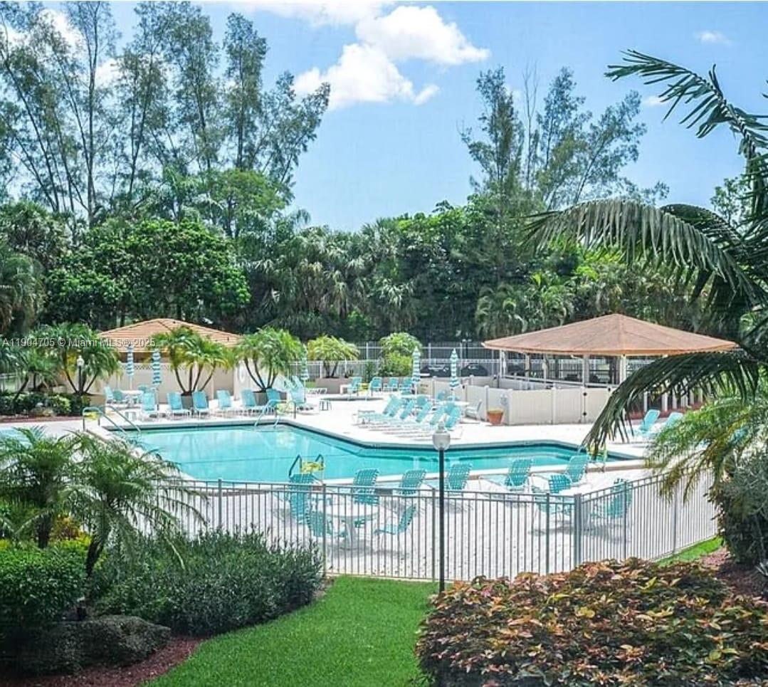 18TH HOLE AT INVERRARY CO - Residential