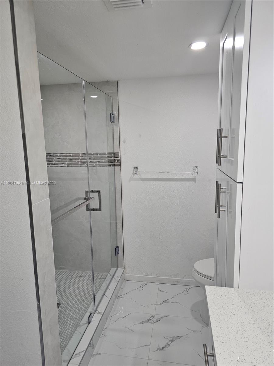 18TH HOLE AT INVERRARY CO - Residential