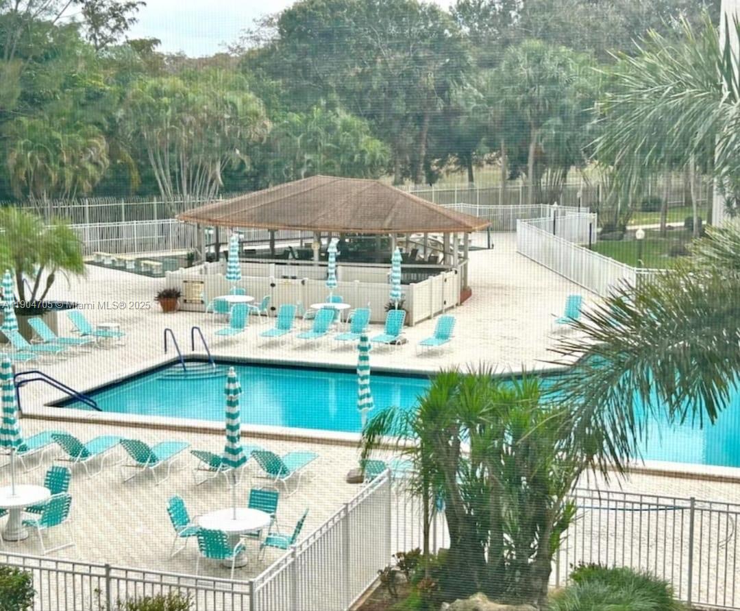 18TH HOLE AT INVERRARY CO - Residential