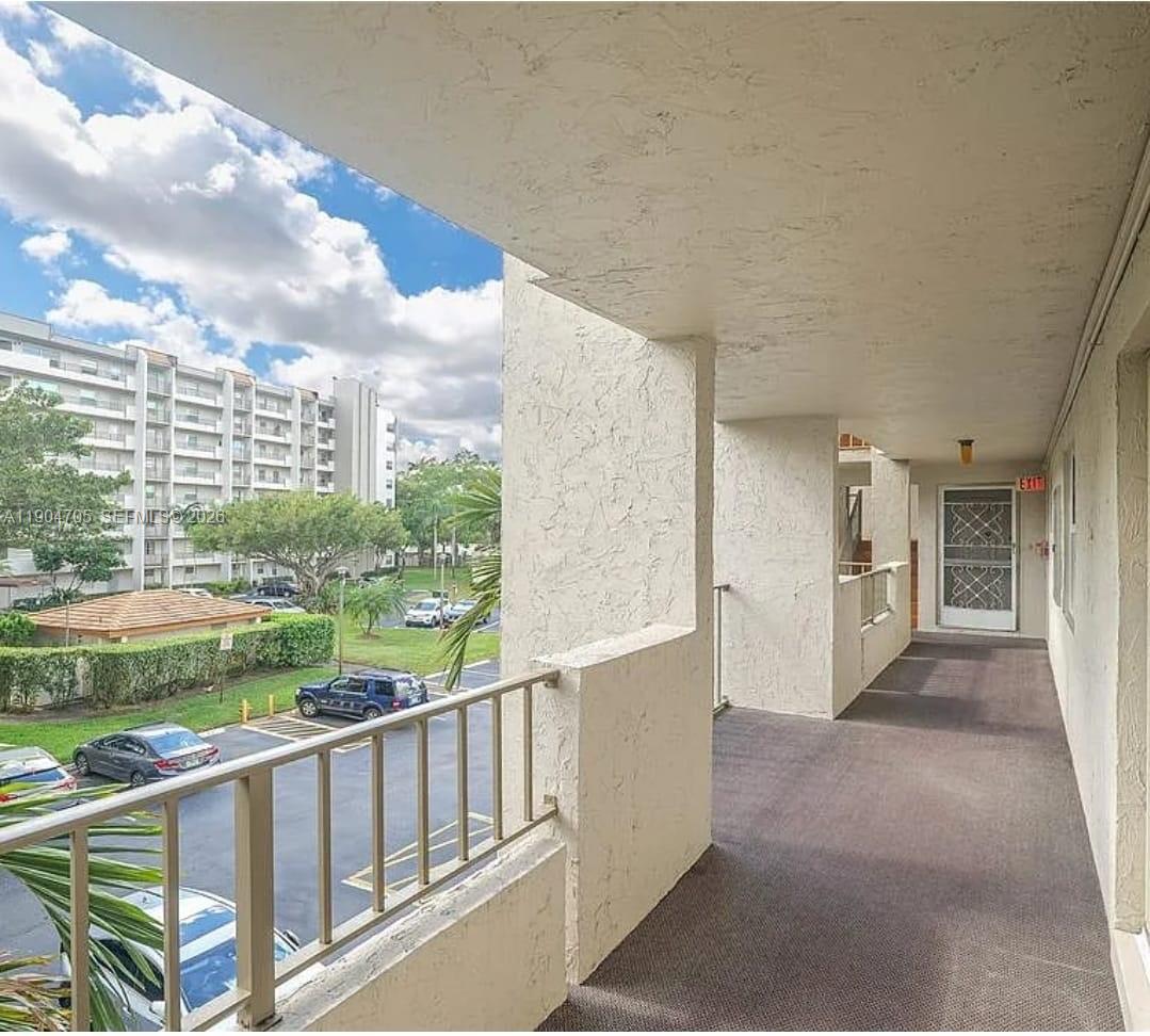 18TH HOLE AT INVERRARY CO - Residential