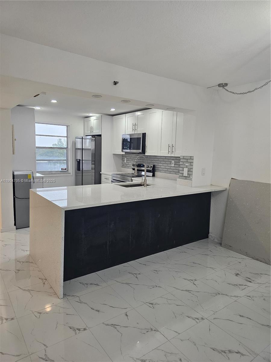 18TH HOLE AT INVERRARY CO - Residential