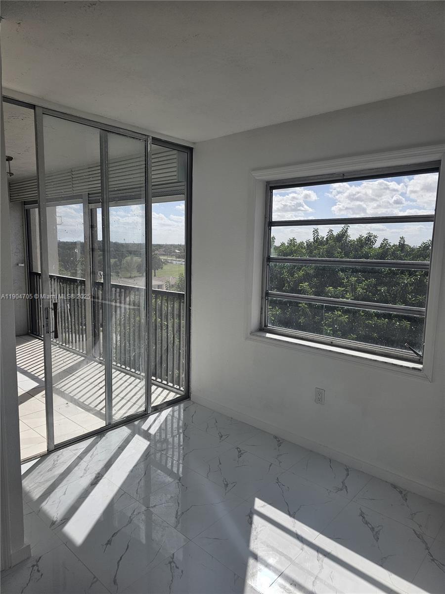 View photos, virtual tours, details... 3910 Inverrary Blvd 703-B